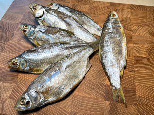 Мясо (АЛЬЯНС) вяленое индейка гриль (500гр): Тарань вяленая (Азовская)