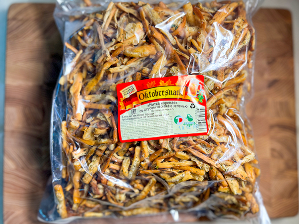 Нитка ЖАРЕНАЯ "Чеснок с зеленью" Oktobersnack 1 кг (сырный продукт) во Владимире