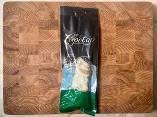 Сыр ГОРНЫЙ СЫРОВАР (Метёлка): Сыр 100 гр ГОРНЫЙ СЫРОВАР (Косичка с укропом и чесноком)